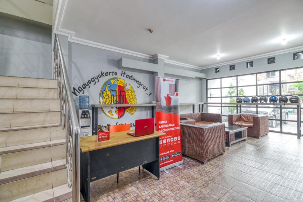 Guest house Reddoorz Near Stadion Mandala Krida Yogya