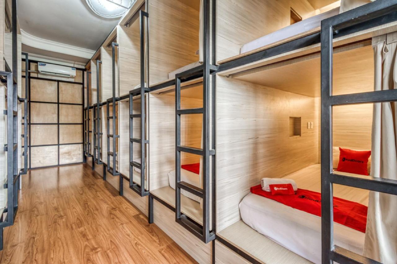 Reddoorz Near Stadion Mandala Krida Yogya Guest house 2*